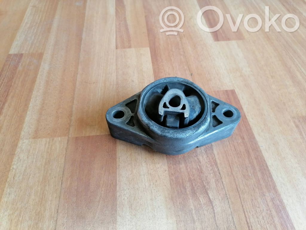 Renault Laguna III Engine mount bracket 