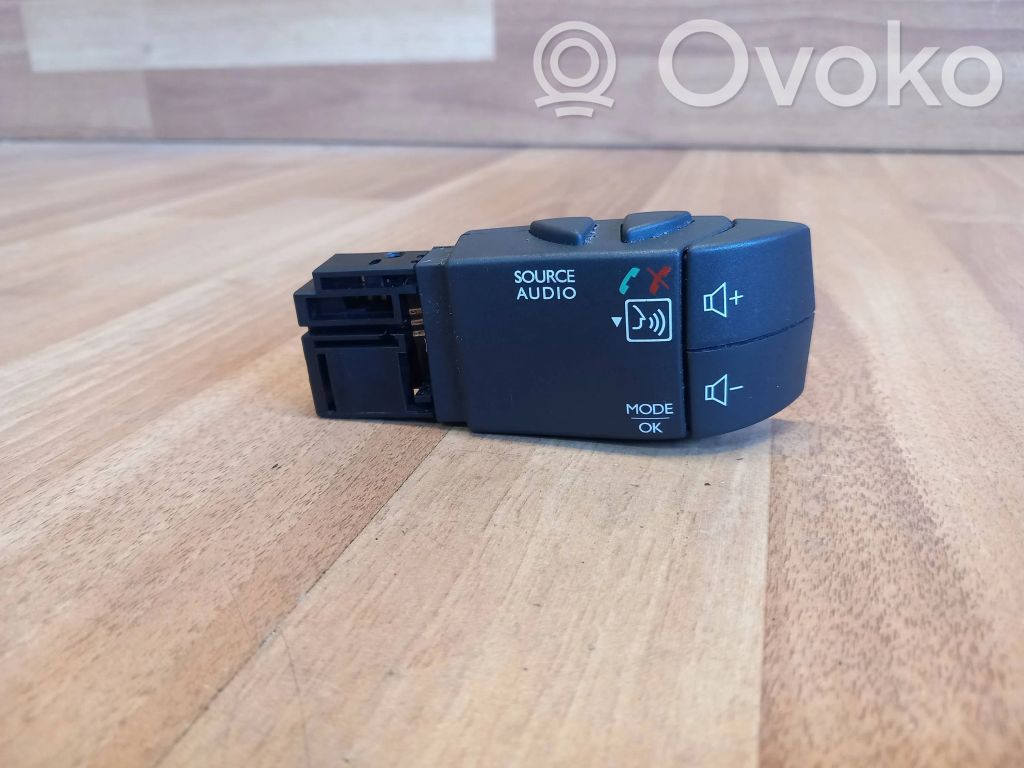 Multifunctional control switch/knob   8200950420,E10611730AA