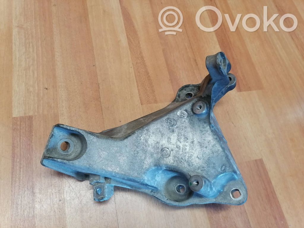 BMW 1 E81 E87 Engine mounting bracket 