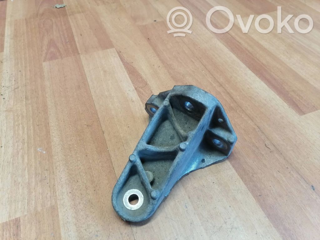 Jaguar XF X250 Engine mounting bracket 