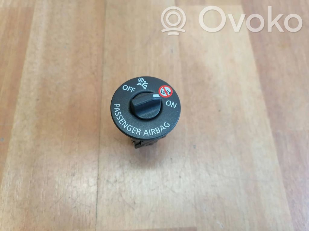 Renault Scenic IV - Grand scenic IV Passenger airbag on/off switch 