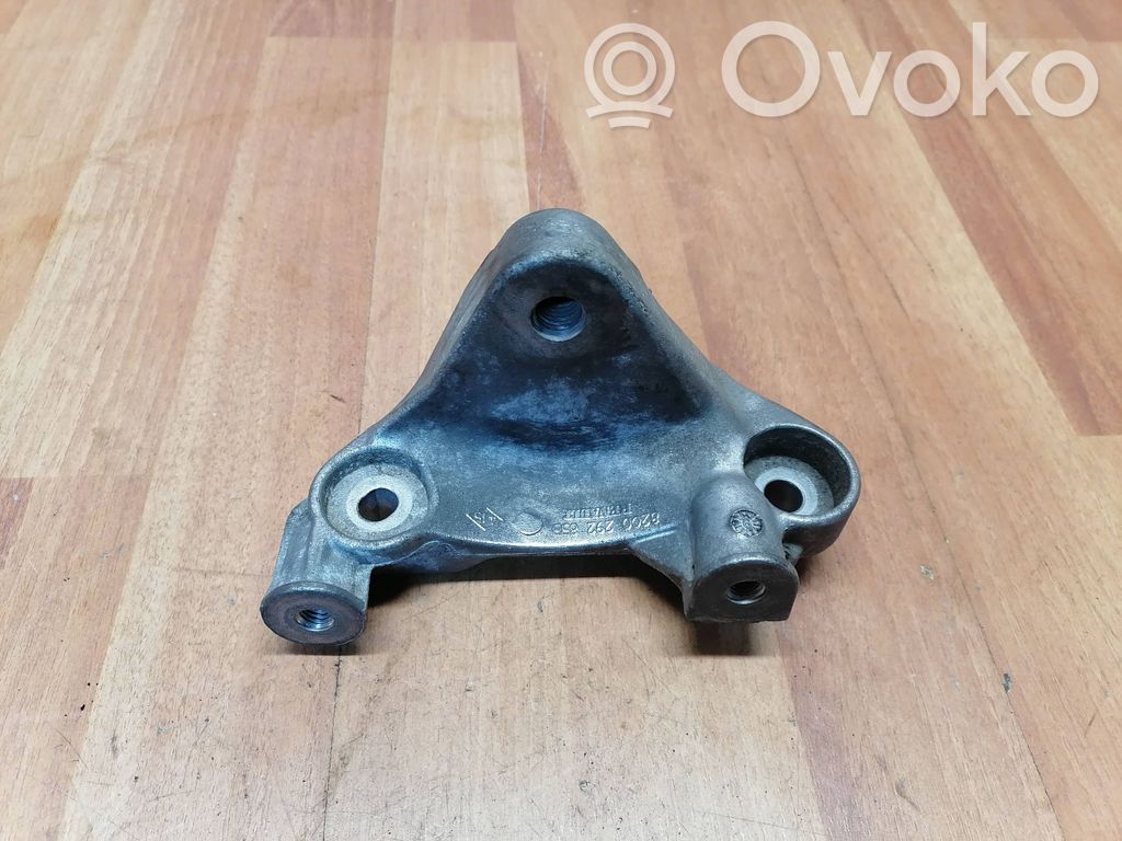 Renault Espace IV Engine mounting bracket 