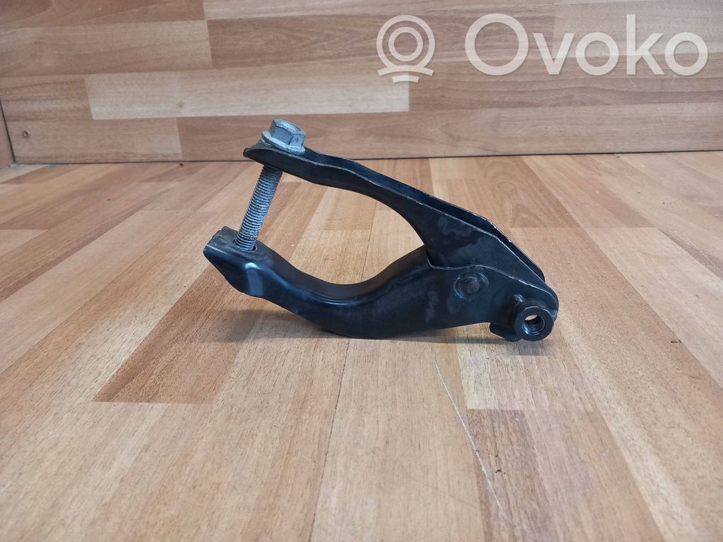 Opel Astra K Gearbox mounting bracket 