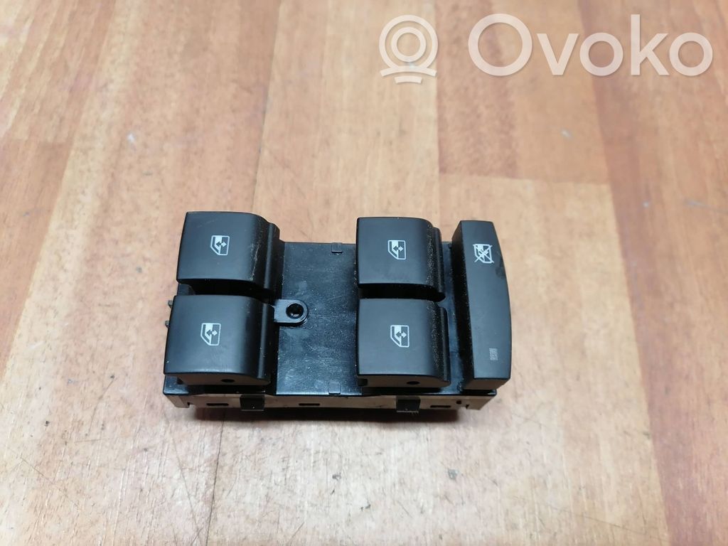 Opel Astra K Electric window control switch 