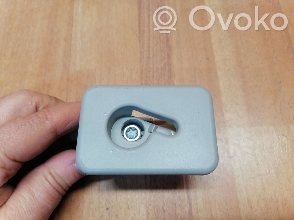 Opel Astra K Soporte de montaje de la cubierta de la bandeja del maletero 