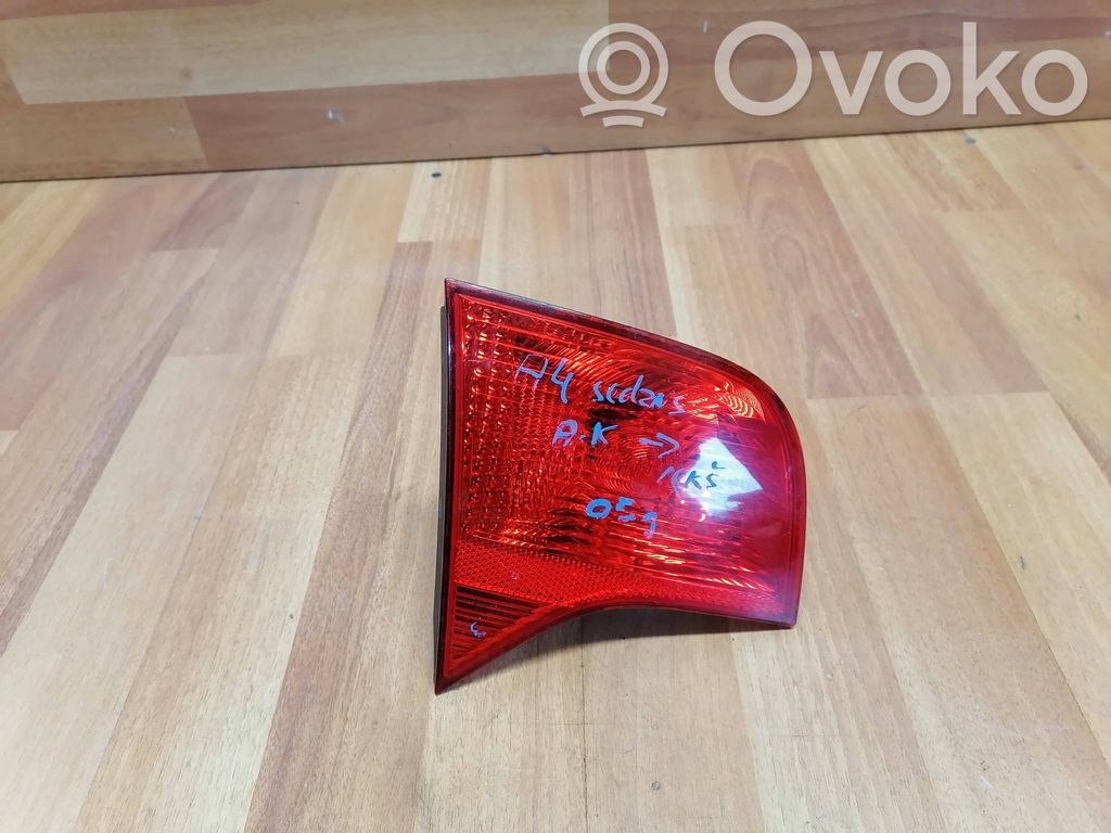 Audi A4 S4 B7 8E 8H Takaluukun takavalot 