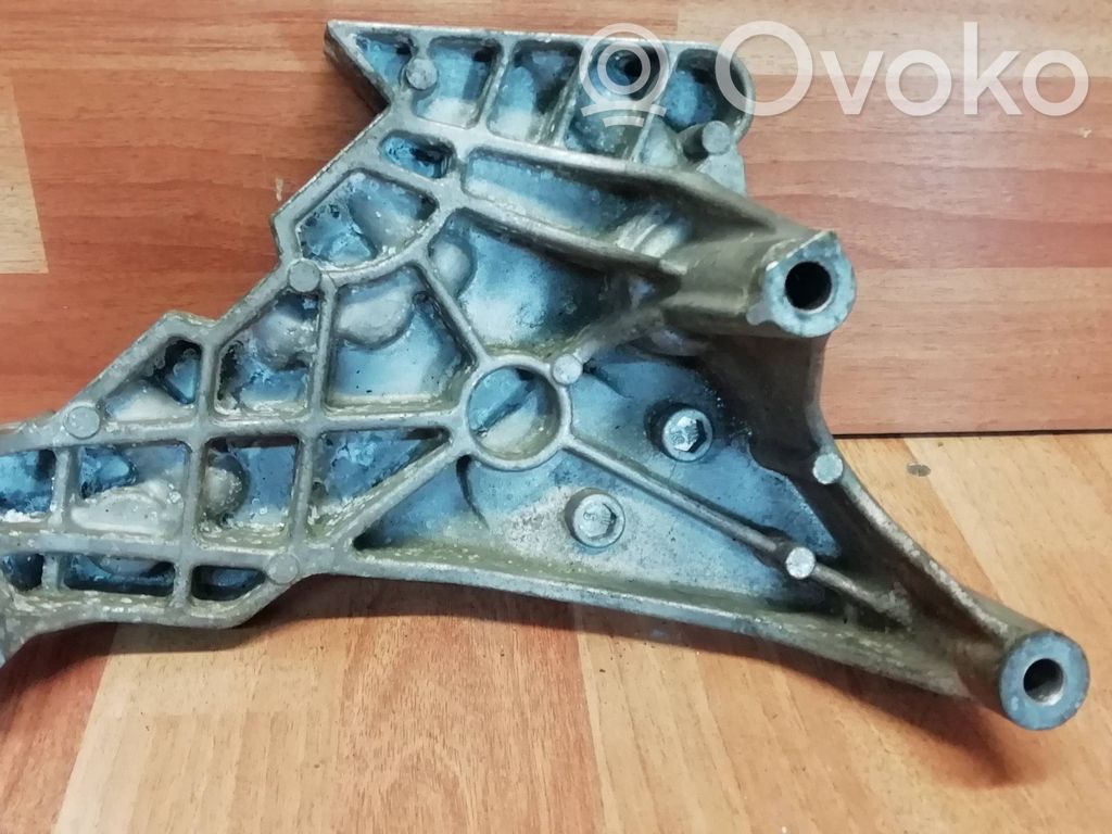 Seat Altea Engine mounting bracket 