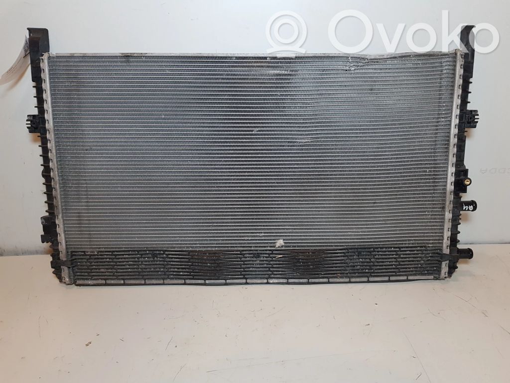 Audi A4 S4 B9 8W Dzesēšanas šķidruma radiators 