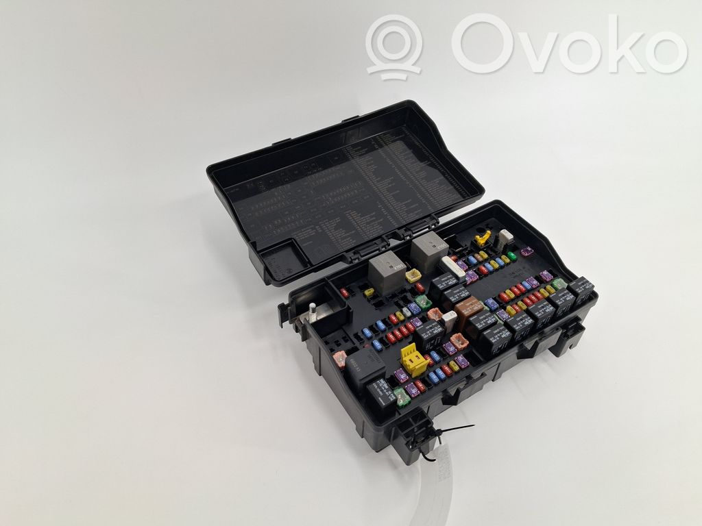 Dodge Durango III Fuse box set 