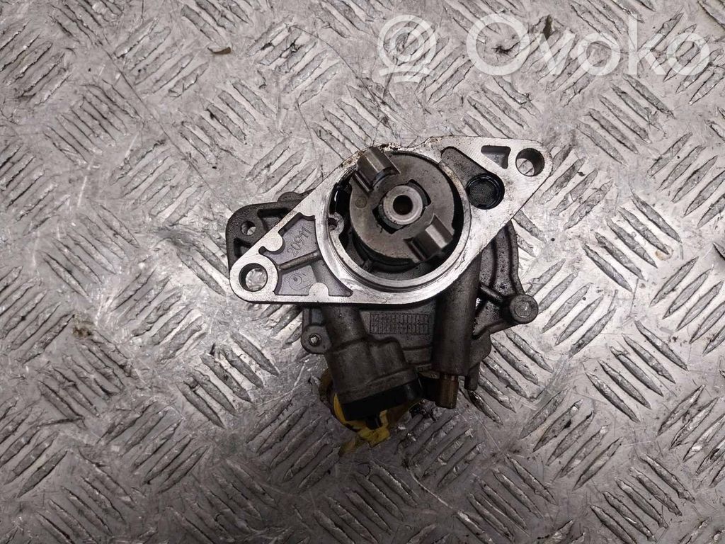 Opel Corsa D Vacuum pump 