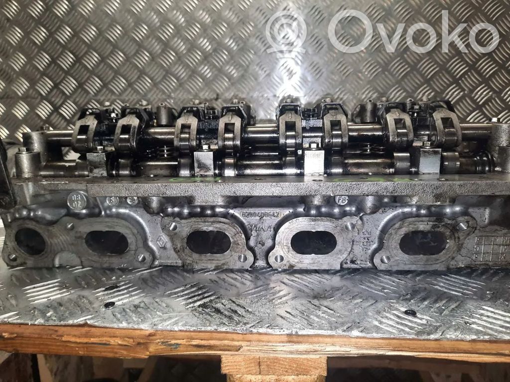 Engine head   8200408642