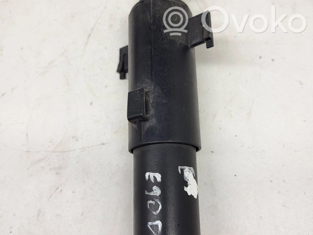 BMW 3 E90 E91 Headlight washer spray nozzle 