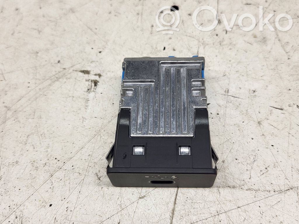 Enchufe conector USB   8711939,529701,19163010