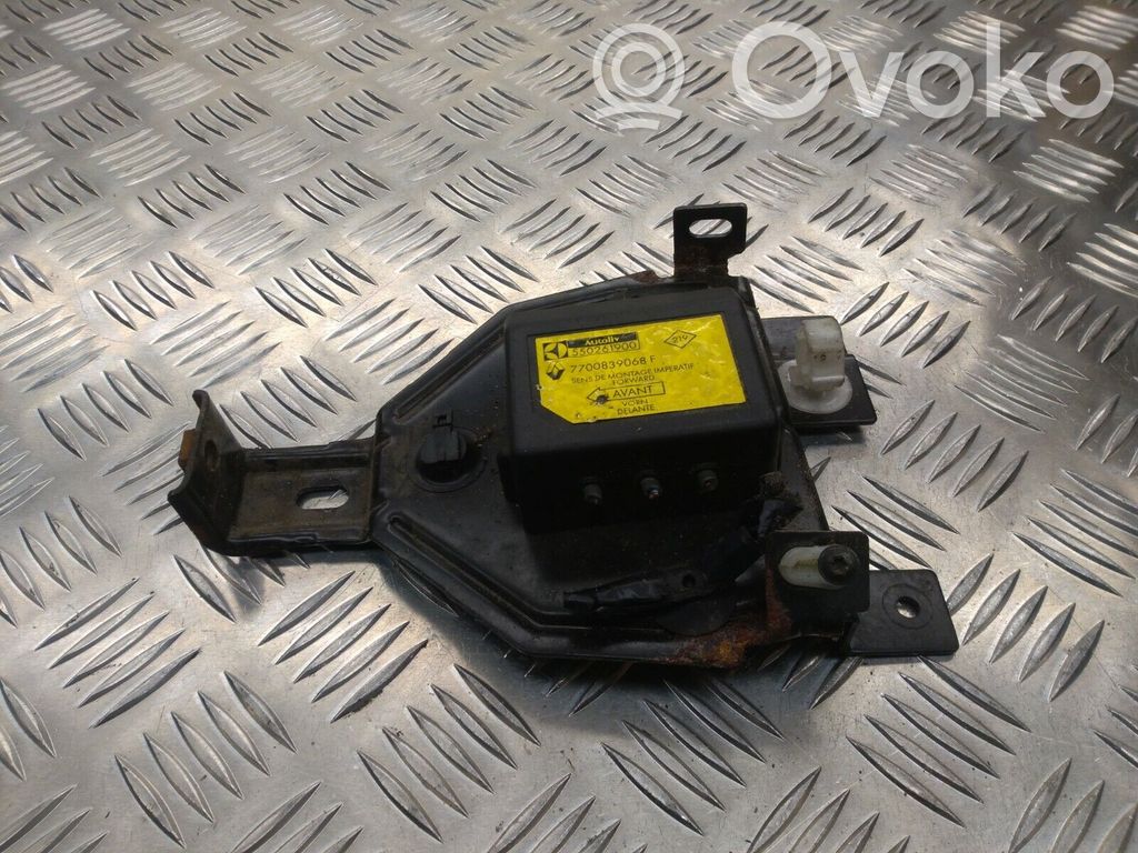 Renault Clio I Airbag control unit/module 