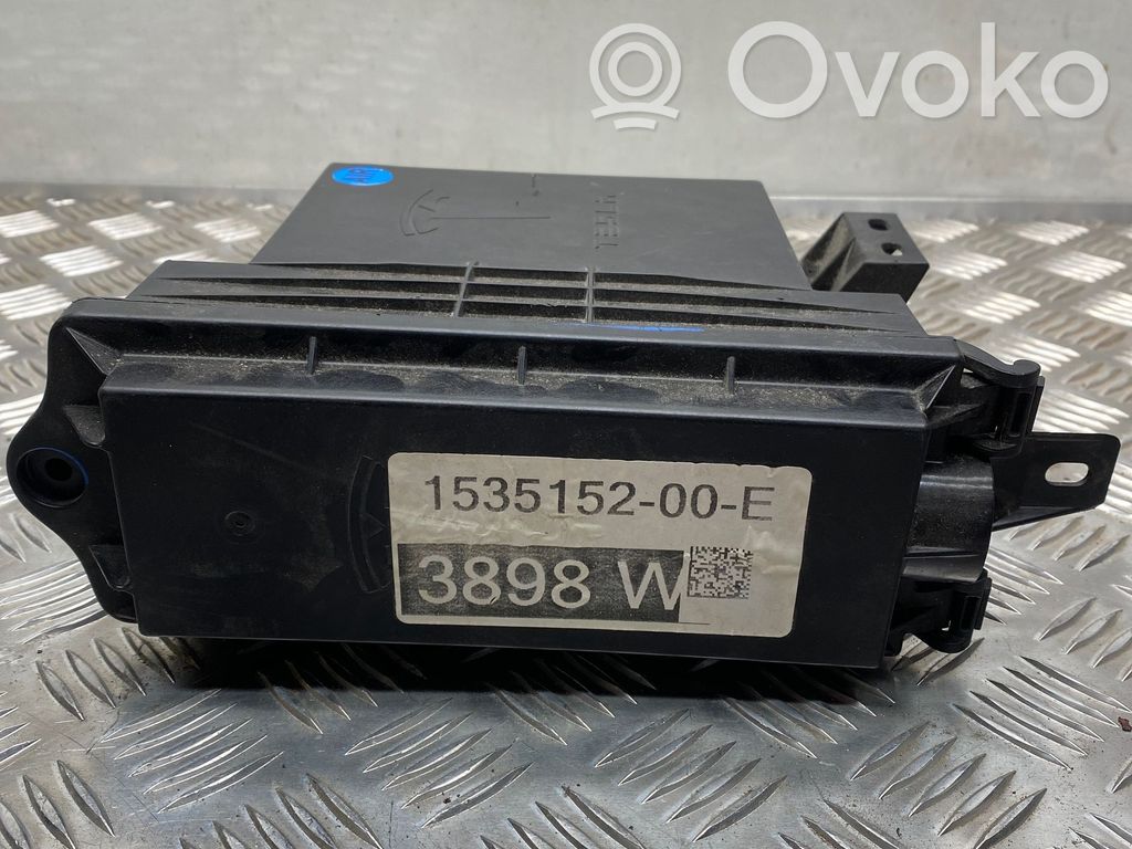 Tesla Model X Boîtier de l'unité de commande du moteur 
