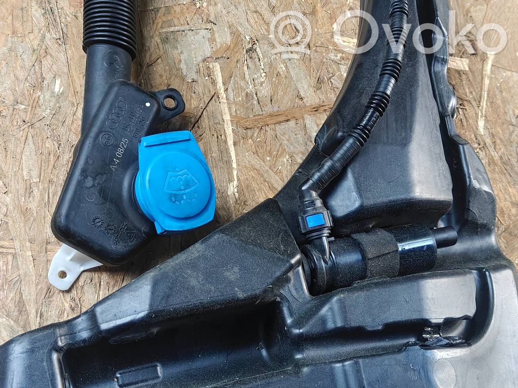 Audi A3 8Y Zbiornik płynu do spryskiwaczy szyby przedniej / czołowej 