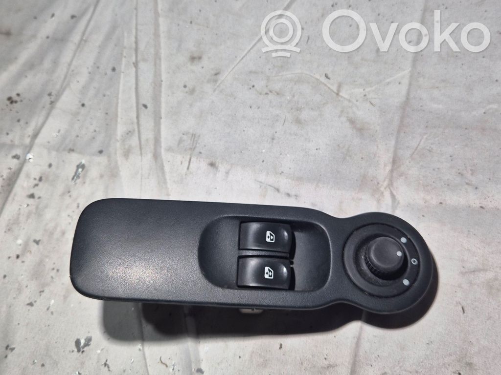 Renault Modus Electric window control switch 