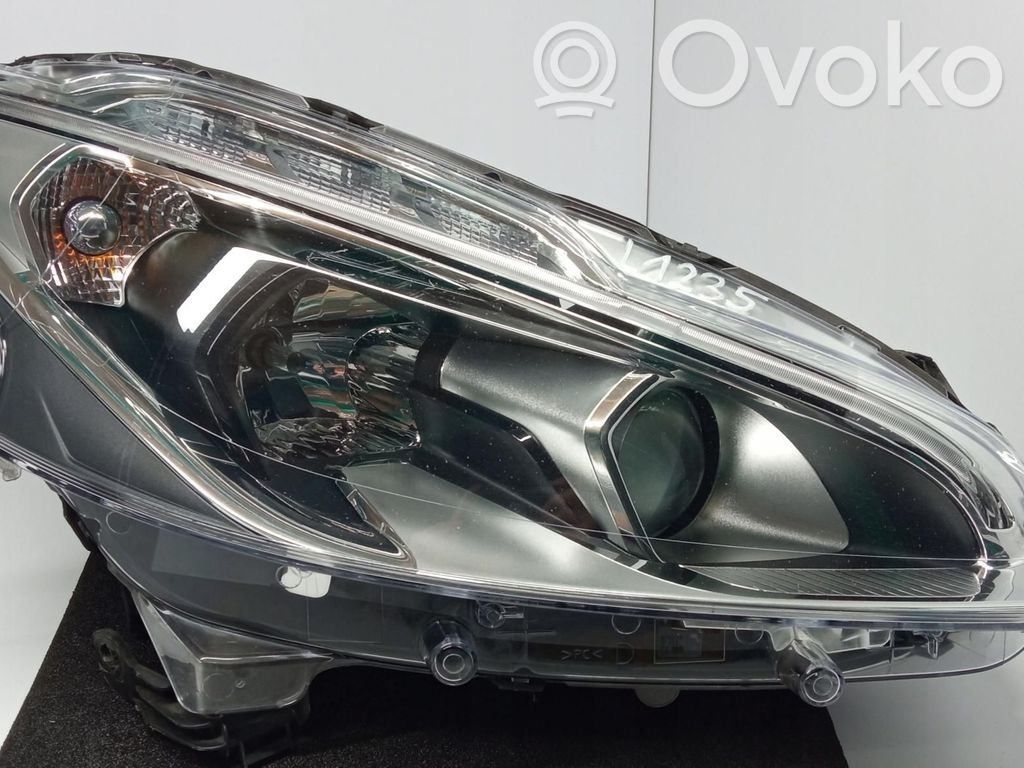 Peugeot 208 I Lampa przednia 