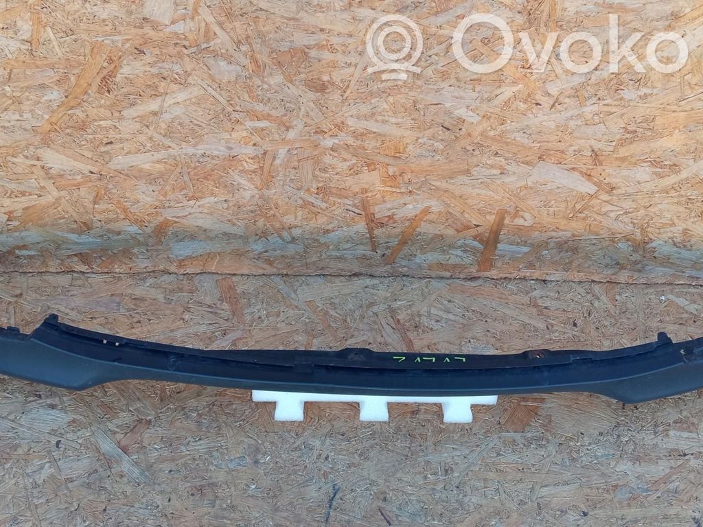 BMW 1 E81 E87 Apatinė bamperio dalis (lūpa) 