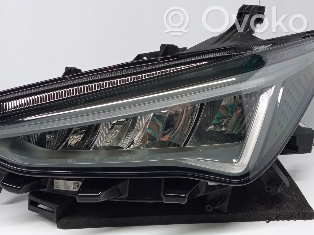 Cupra Born Scheinwerfer 