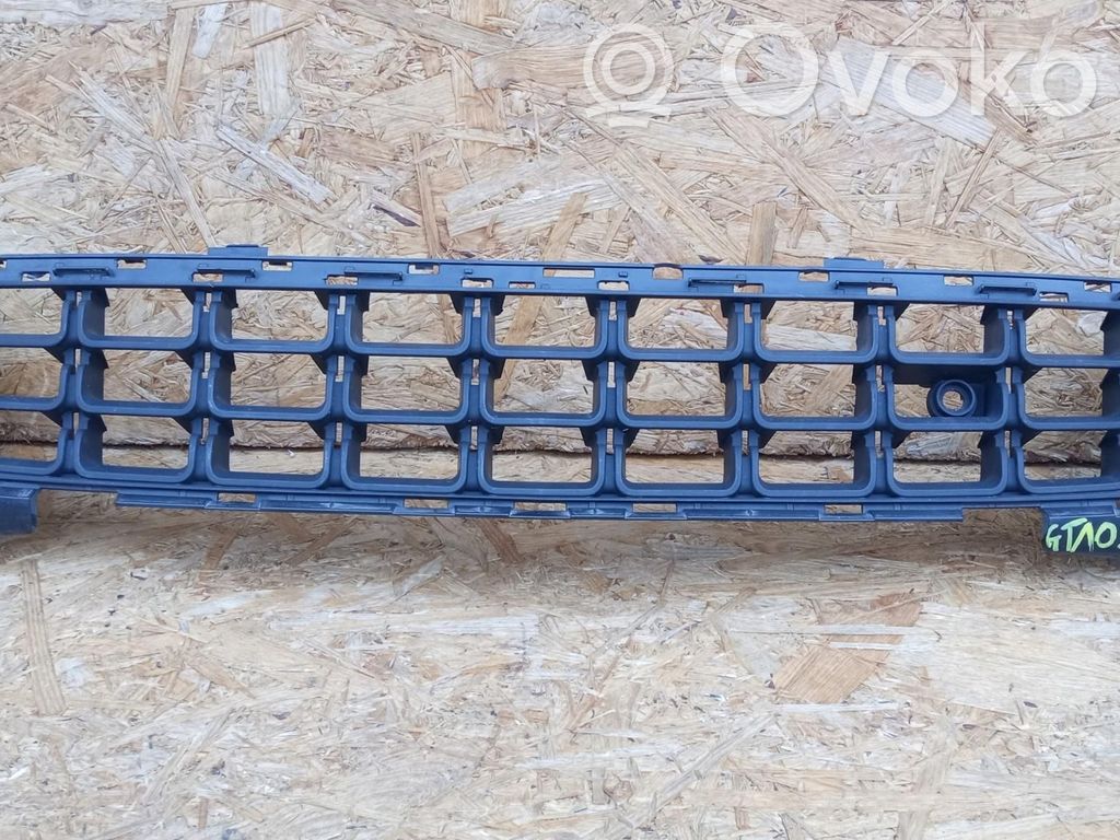 Opel Corsa D Unteres Gitter dreiteilig vorne 