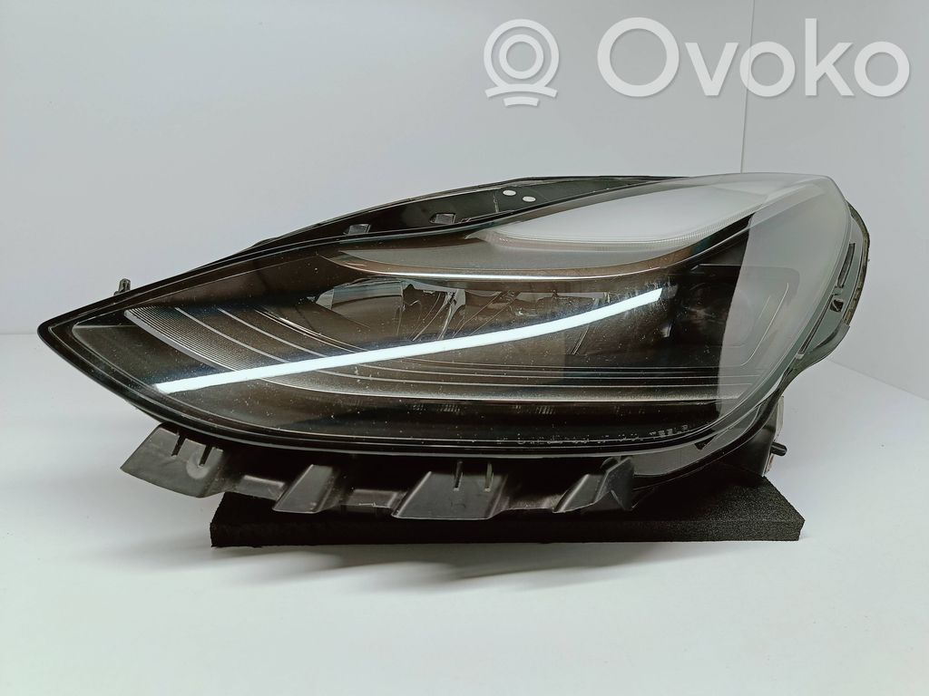 Tesla Model Y Far 