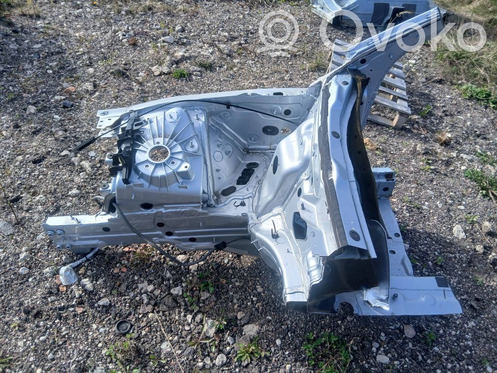 Mercedes-Benz C W205 Ćwiartka przednia 
