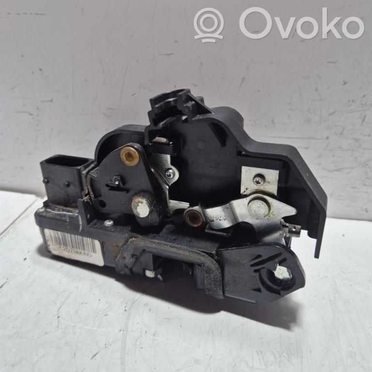Etuoven lukko   L25790695