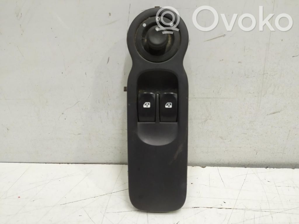Interruptor del elevalunas eléctrico   8200277630