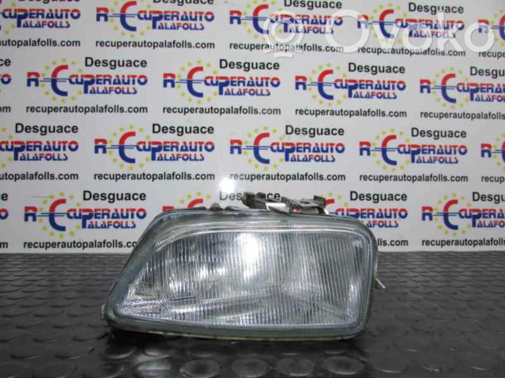 Miglas lukturis priekšā   67720239