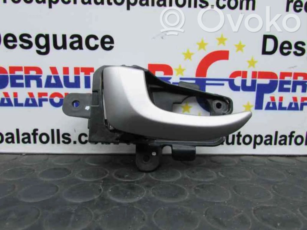 Hyundai i30 Manecilla interna puerta delantera 