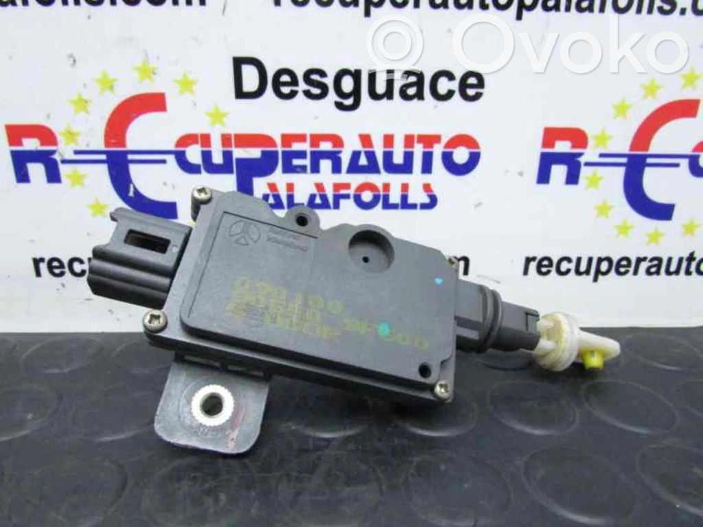 Nissan Primera Motor încuietoare portbagaj 