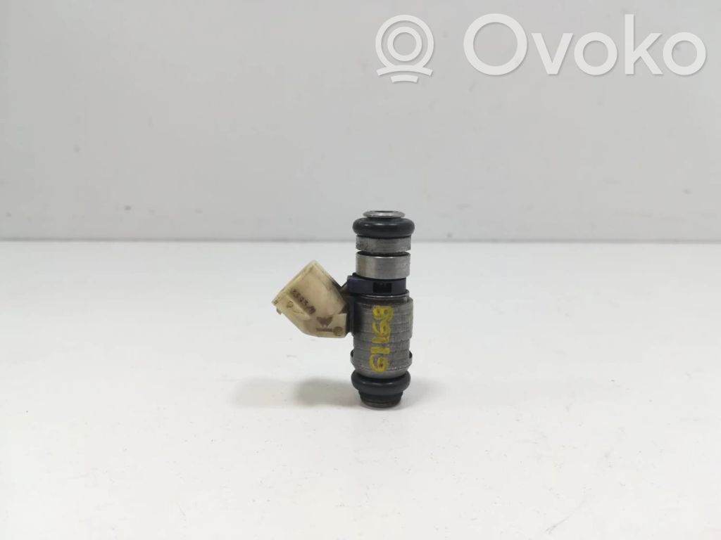 Inyector de combustible   036031T