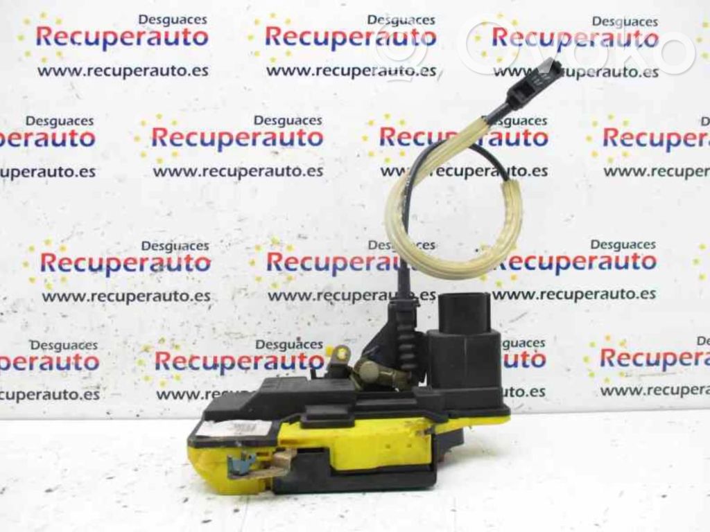 Cerradura de puerta trasera