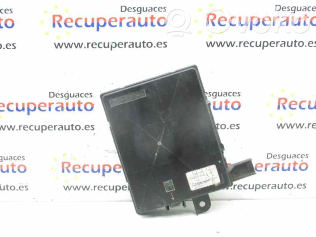 Unidad de control/módulo del motor   7820A425