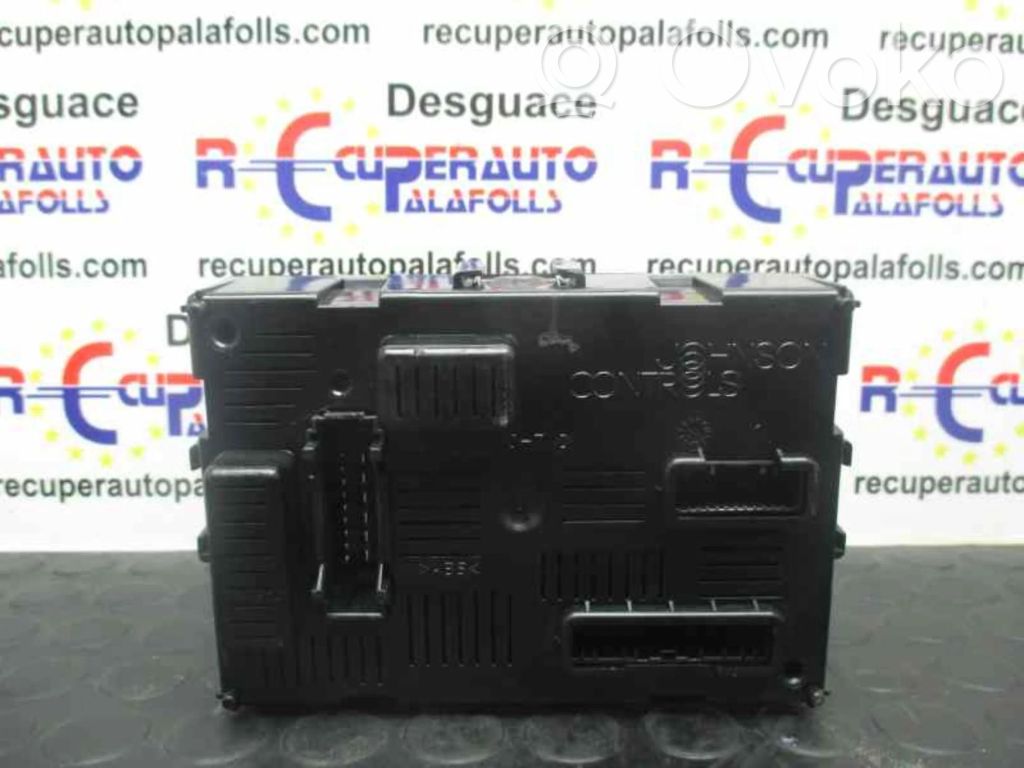 Unidad central de control multimedia   284B2EM03B