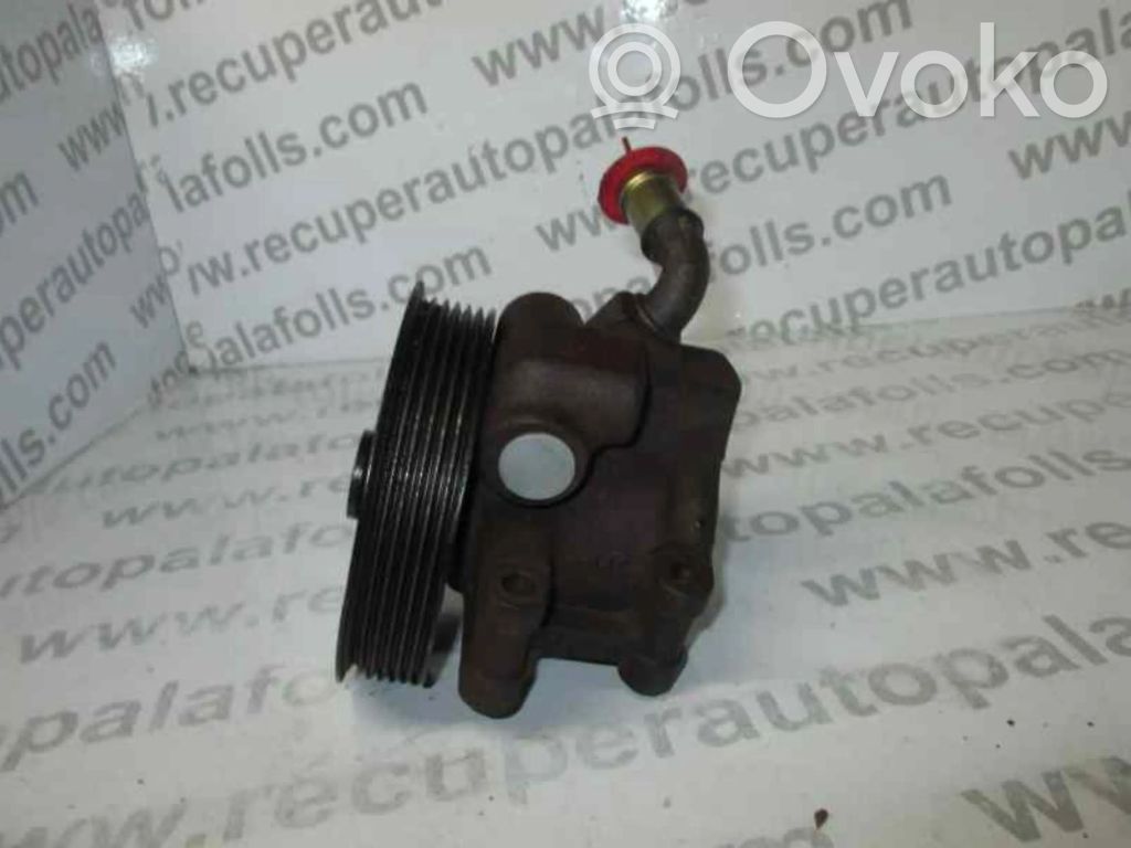 Ohjaustehostimen pumppu   3JB1912