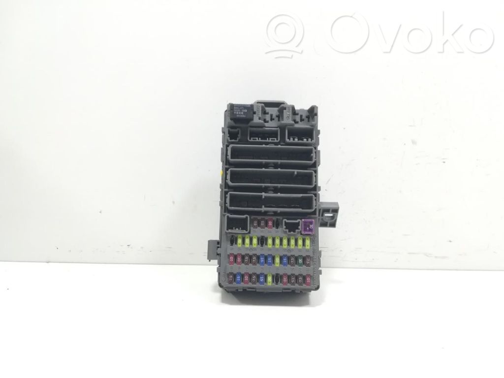 Fuse module   37091LM