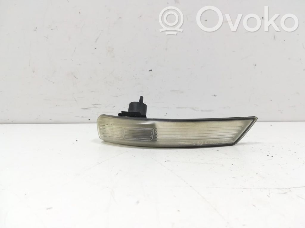 Ford Focus Front indicator light 