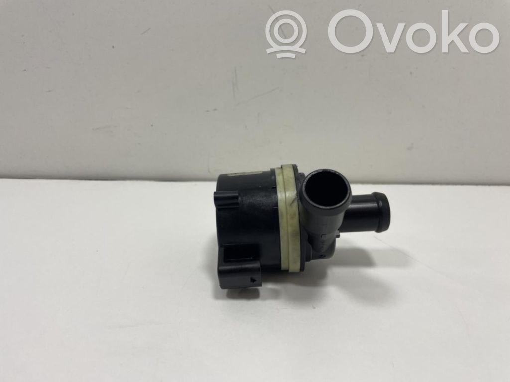 Opel Astra J Pompa wody 