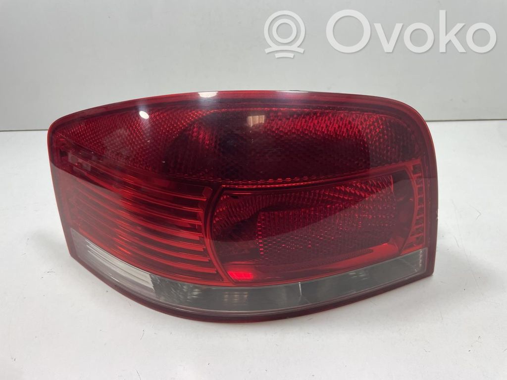 Lampa tylna   8P0945095027