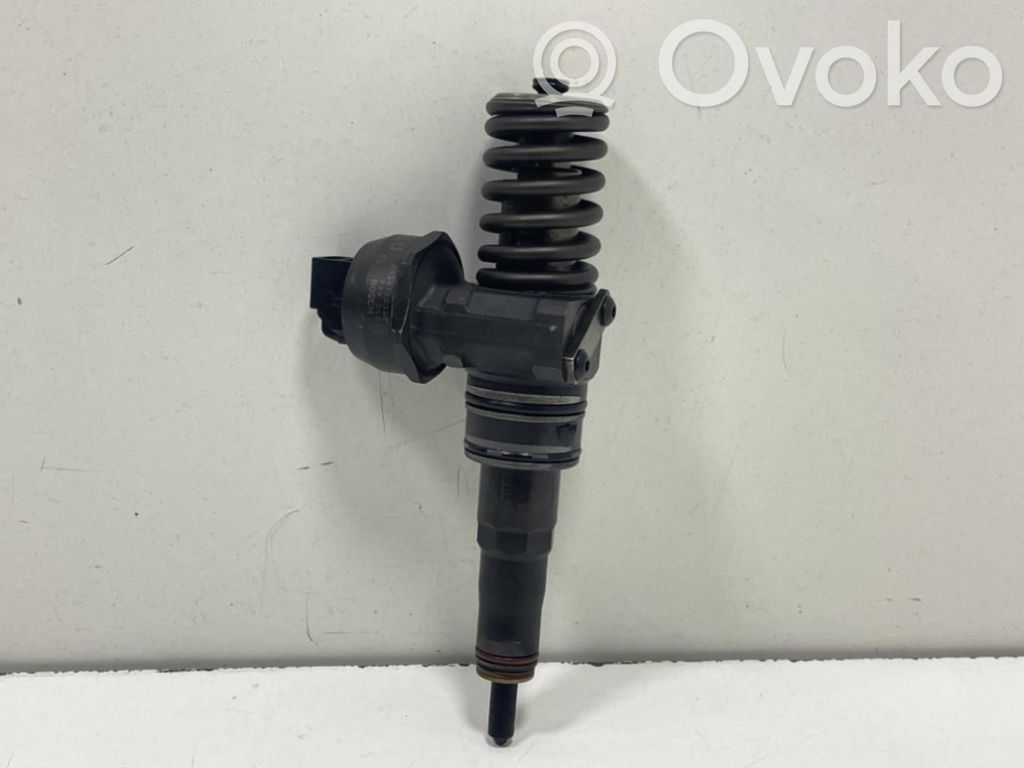 Volkswagen PASSAT Injector combustibil 