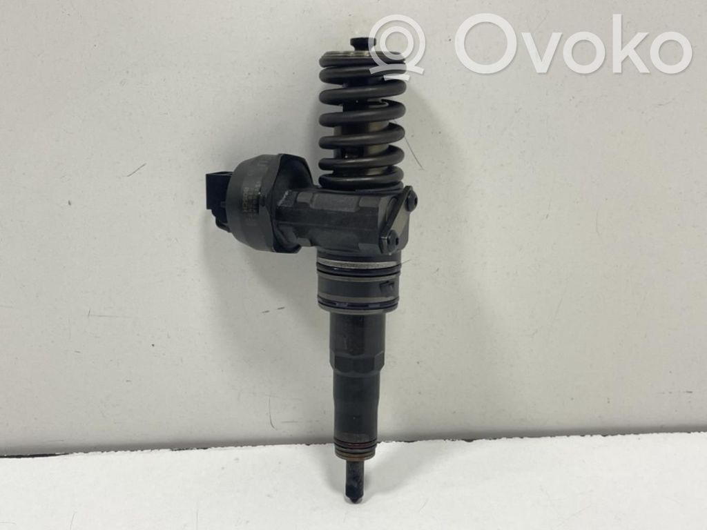 Volkswagen PASSAT Injector combustibil 