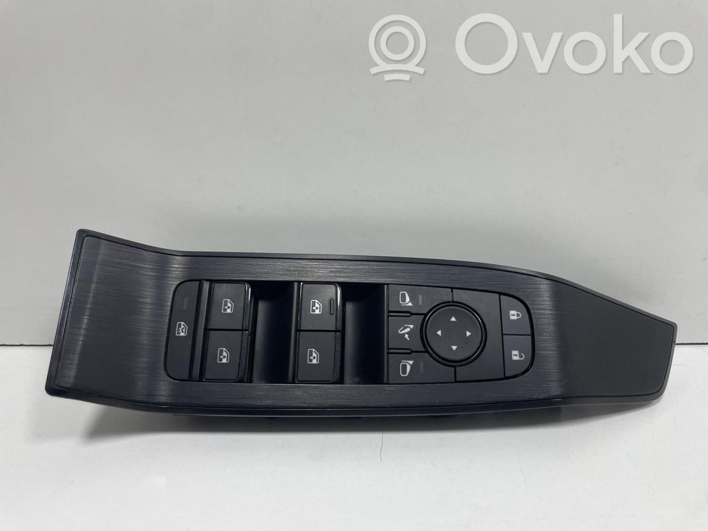 Nissan X-Trail T32 Interruttore di controllo dell’alzacristalli elettrico 