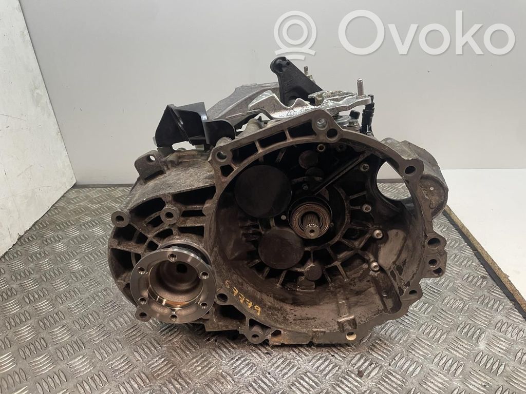 Volkswagen PASSAT Cutie viteze manuală cu 5 trepte