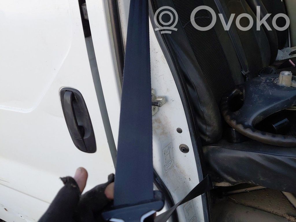 Opel Vivaro Cinturón delantero 