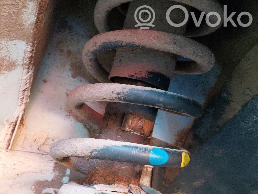 Opel Vivaro Etuiskunvaimennin kierrejousella 