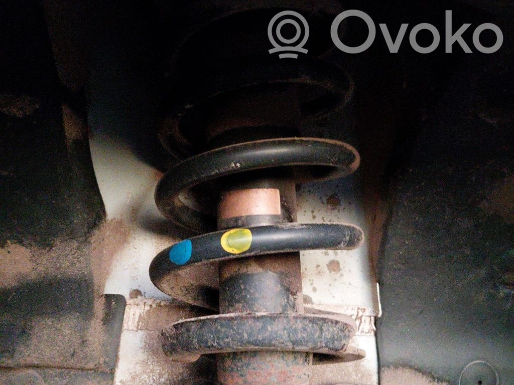 Opel Vivaro Etuiskunvaimennin kierrejousella 