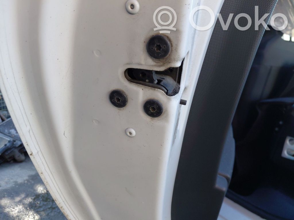 Renault Clio IV Rear door lock 