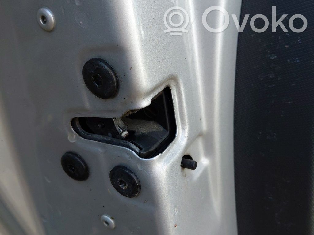 Renault Clio IV Rear door lock 